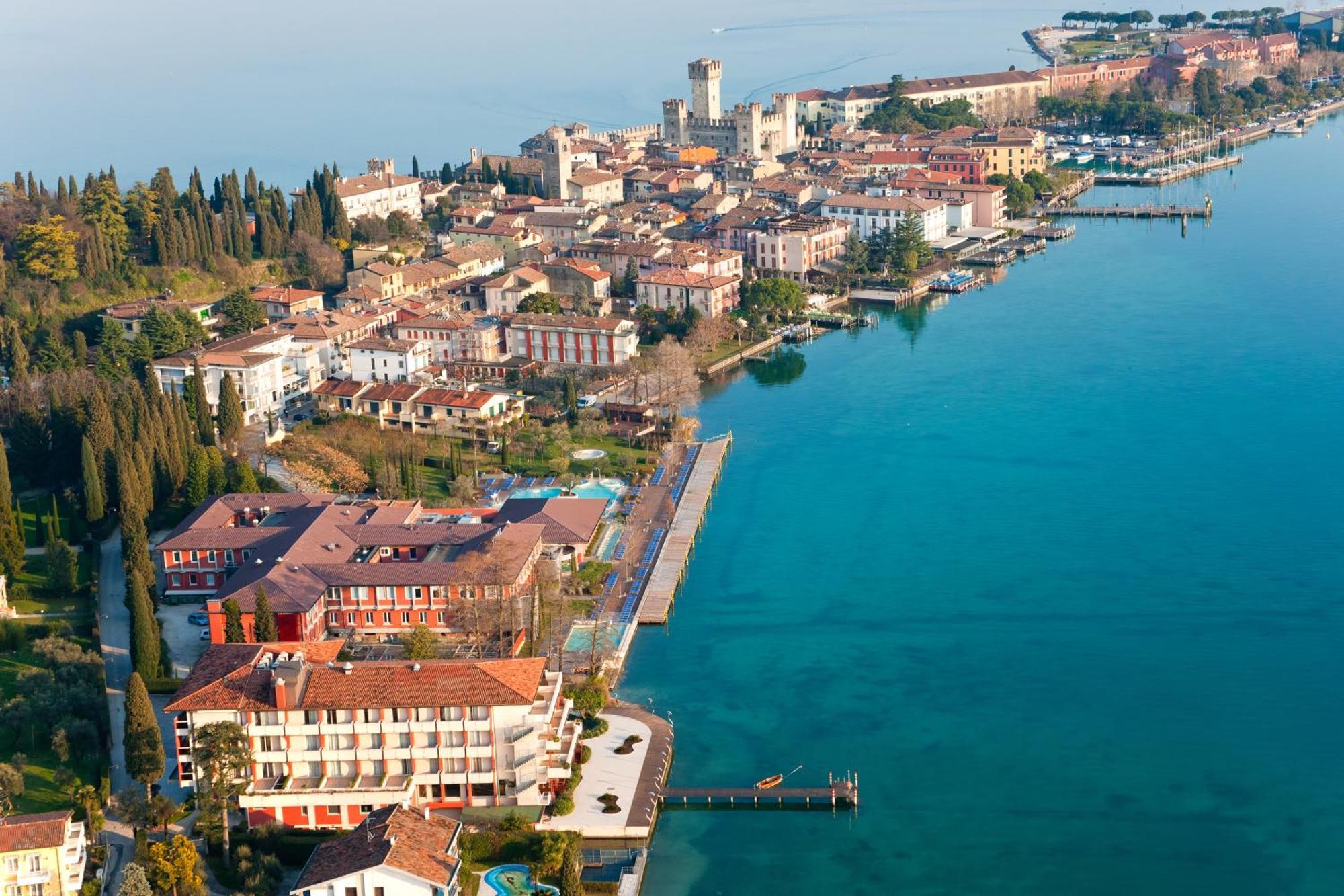 Casa Alpino Aparthotel Riva del Garda Luaran gambar