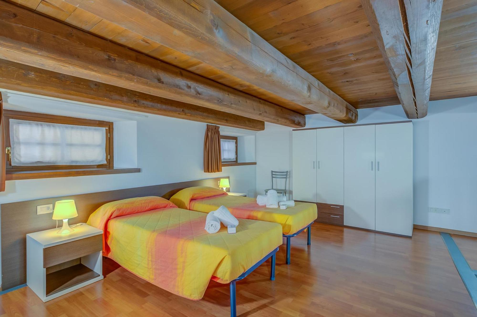 Casa Alpino Aparthotel Riva del Garda Luaran gambar