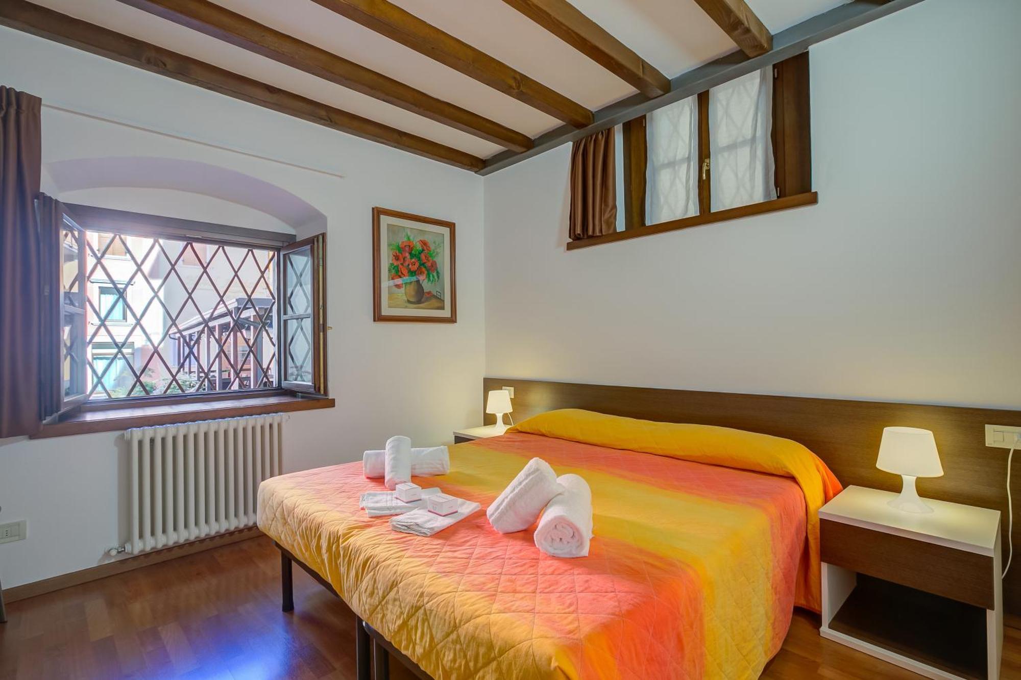 Casa Alpino Aparthotel Riva del Garda Luaran gambar