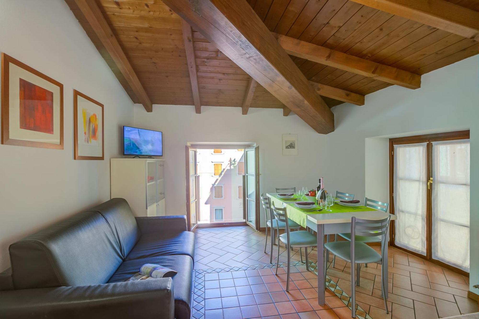 Casa Alpino Aparthotel Riva del Garda Luaran gambar