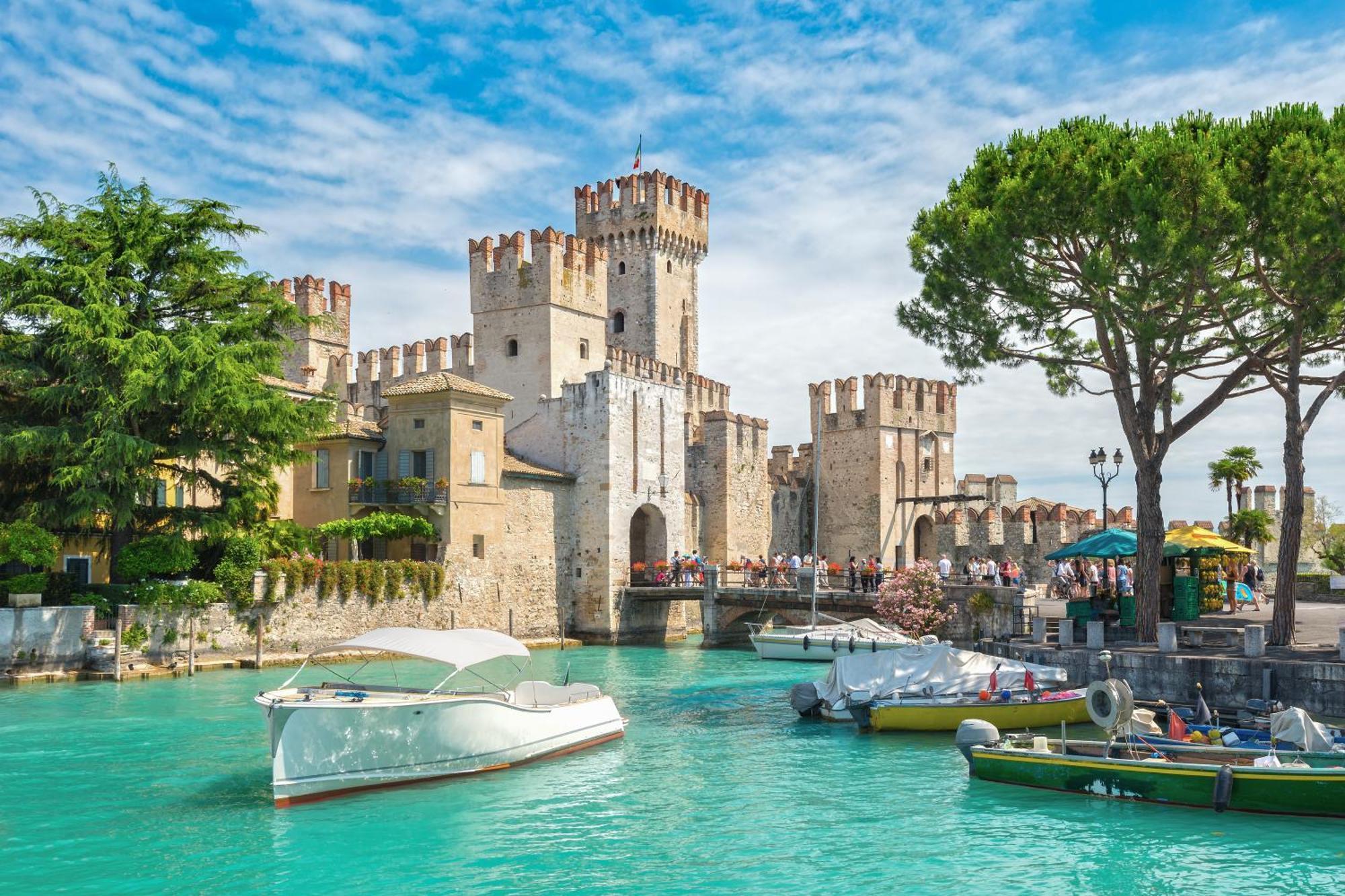 Casa Alpino Aparthotel Riva del Garda Luaran gambar