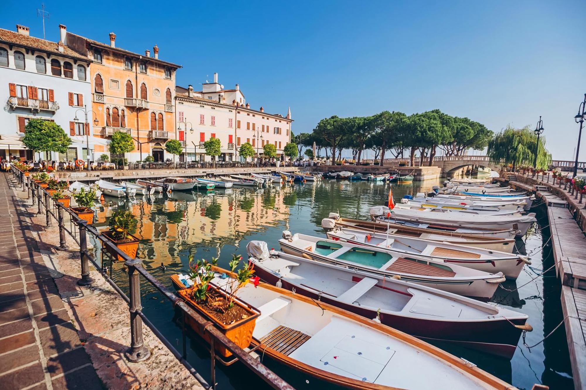 Casa Alpino Aparthotel Riva del Garda Luaran gambar
