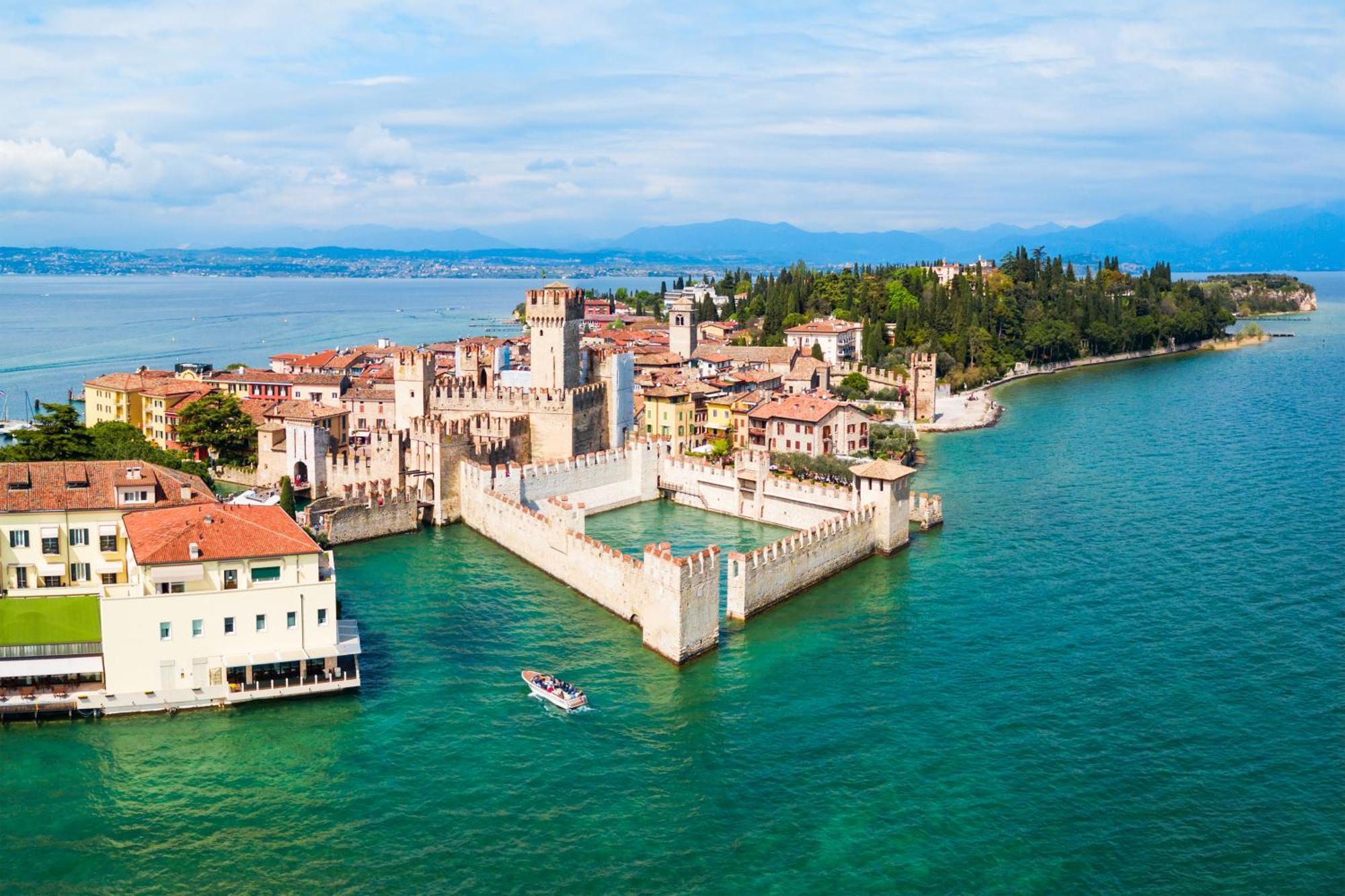 Casa Alpino Aparthotel Riva del Garda Luaran gambar