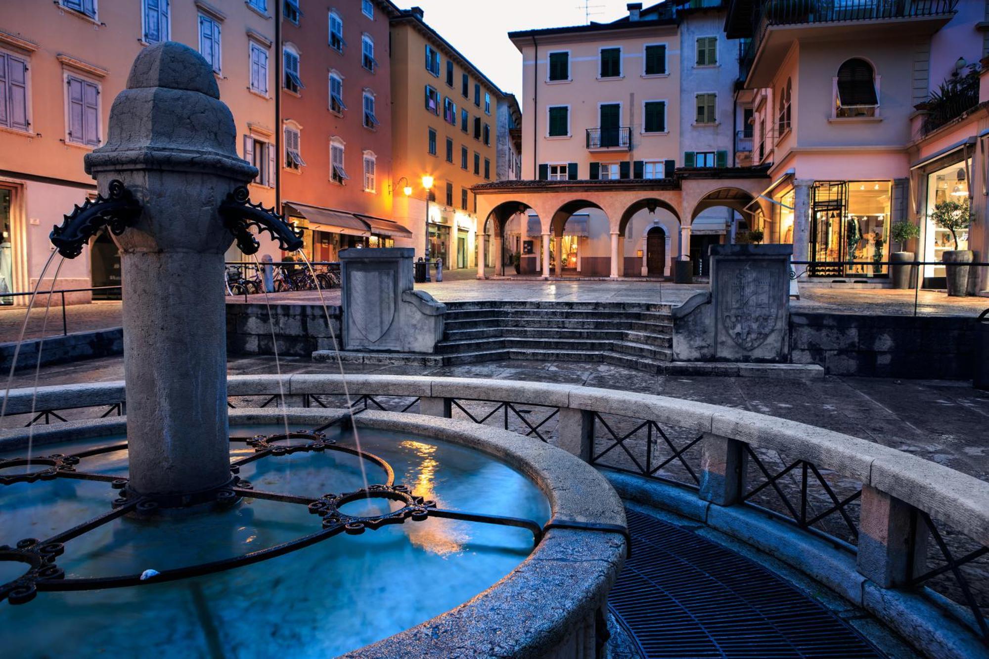 Casa Alpino Aparthotel Riva del Garda Luaran gambar