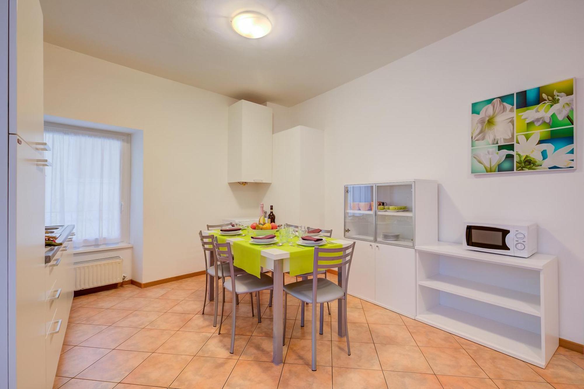 Casa Alpino Aparthotel Riva del Garda Luaran gambar
