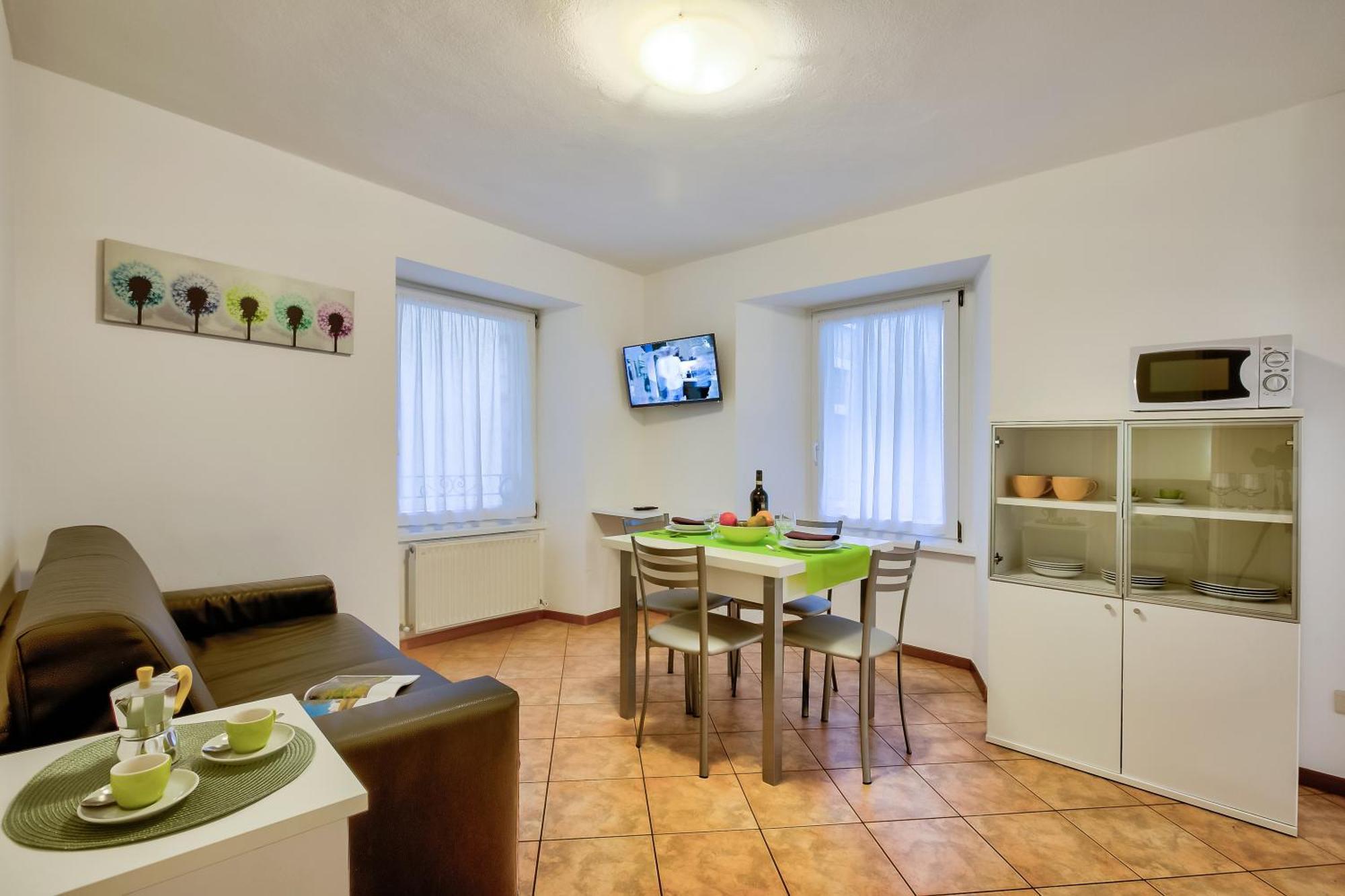 Casa Alpino Aparthotel Riva del Garda Luaran gambar