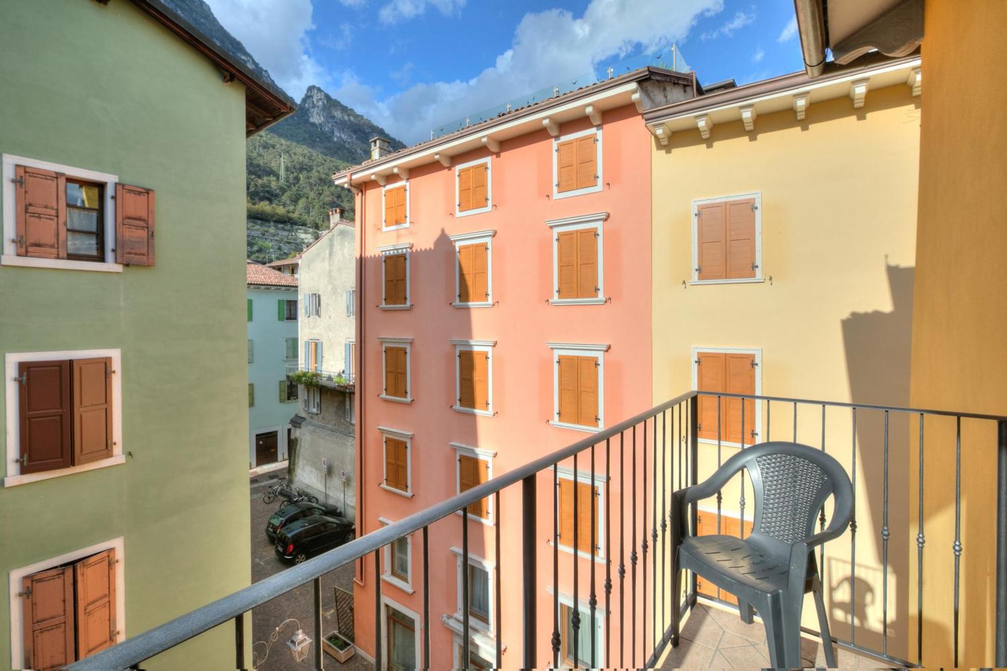 Casa Alpino Aparthotel Riva del Garda Luaran gambar