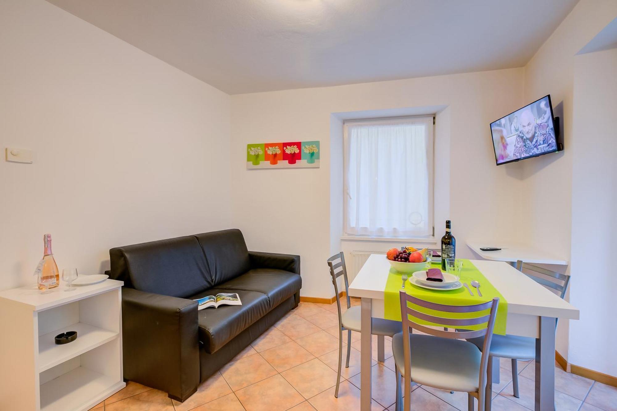 Casa Alpino Aparthotel Riva del Garda Luaran gambar