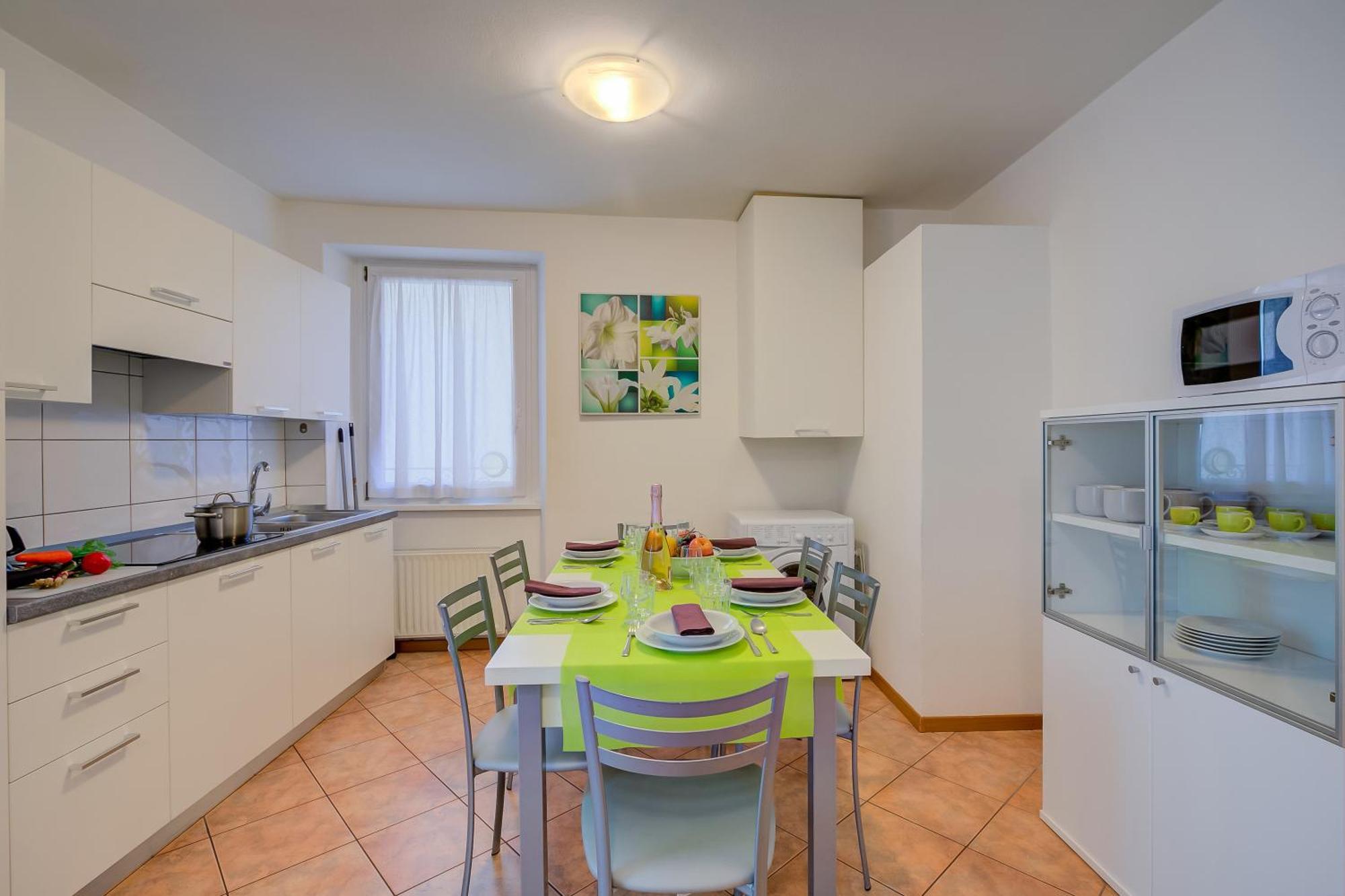 Casa Alpino Aparthotel Riva del Garda Luaran gambar