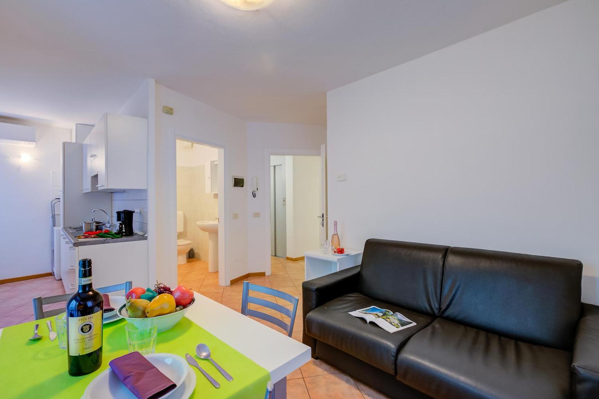 Casa Alpino Aparthotel Riva del Garda Luaran gambar